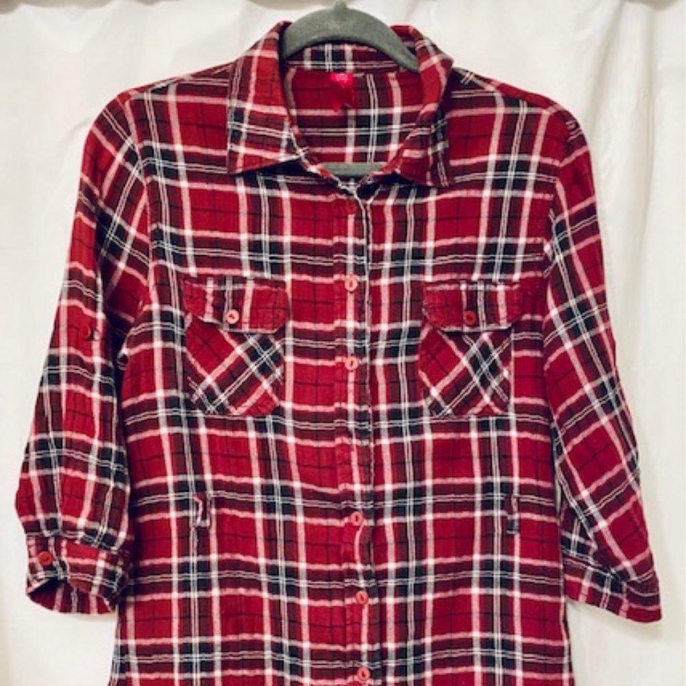 Women's red & black Flannel with 3/4 sleeves - M